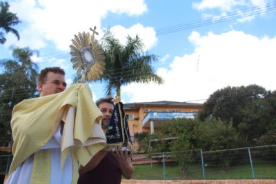 Hospital Regional da Vale do Ribeira, em Pariquera Açu, recebe benção do Santíssimo no Domingo de Páscoa